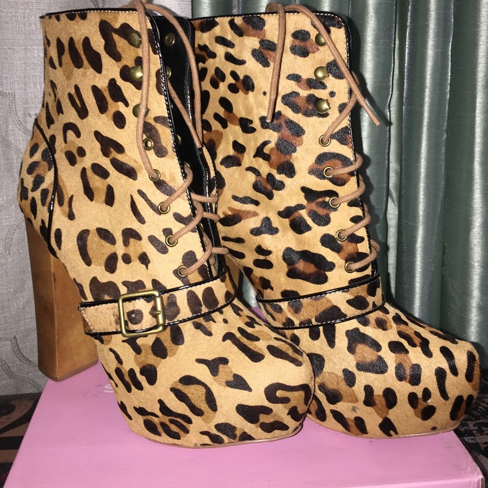 Steve Madden boots